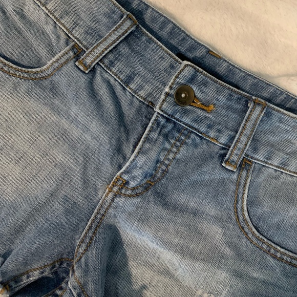 jean shorts🩵 - Picture 3 of 10